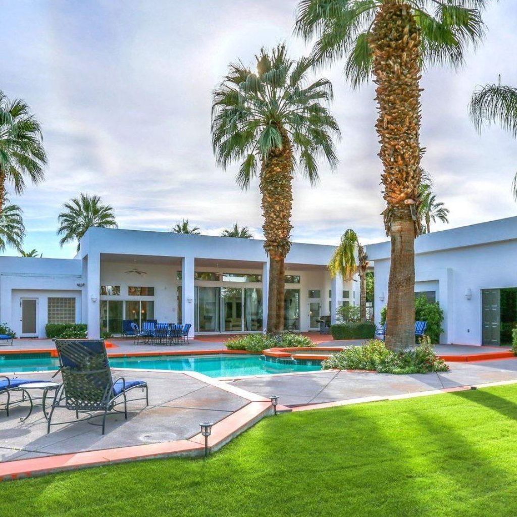 70710 Frank Sinatra Drive Back